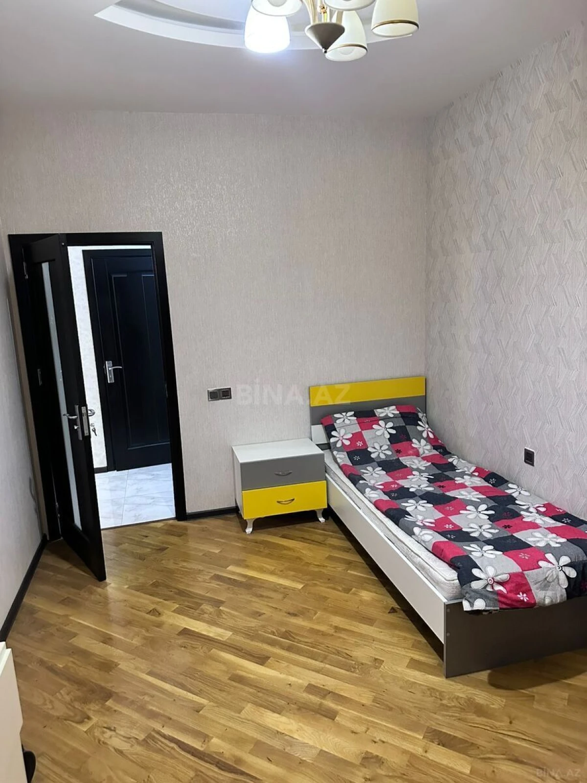 Satılır 3 otaqlı mənzil 95 m²