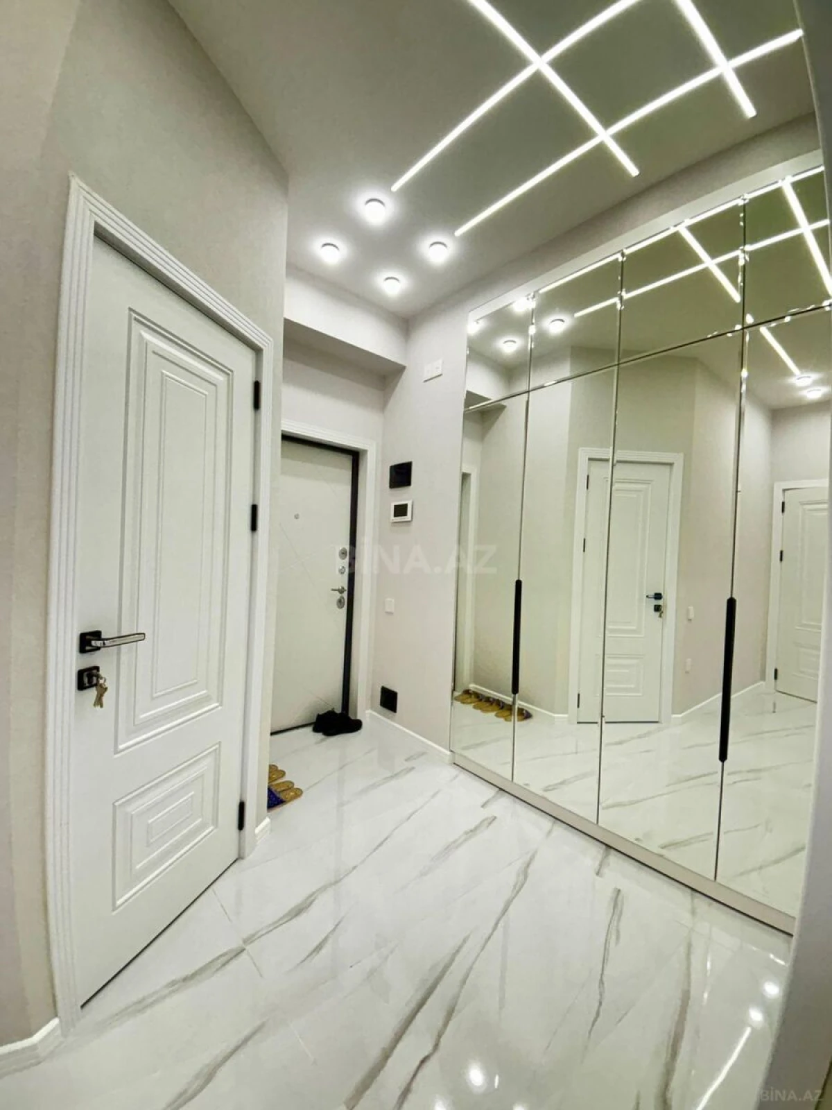 Satılır 2 otaqlı mənzil 70 m²