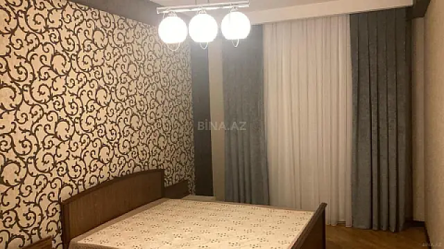 Kirayə verilir 3 otaqlı mənzil 140 m²