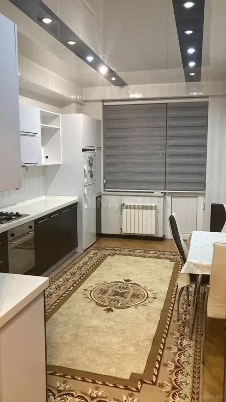 Kirayə verilir 3 otaqlı mənzil 140 m²