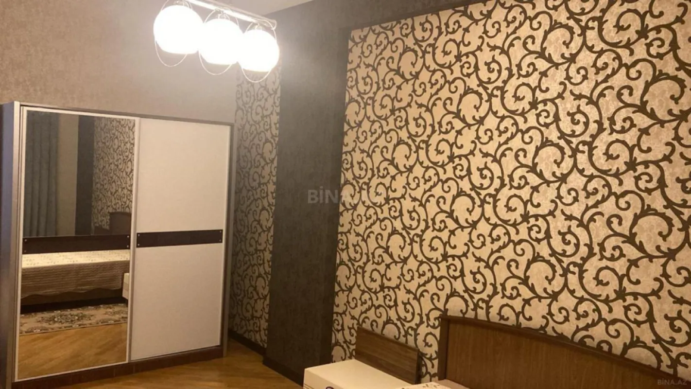 Kirayə verilir 3 otaqlı mənzil 140 m²