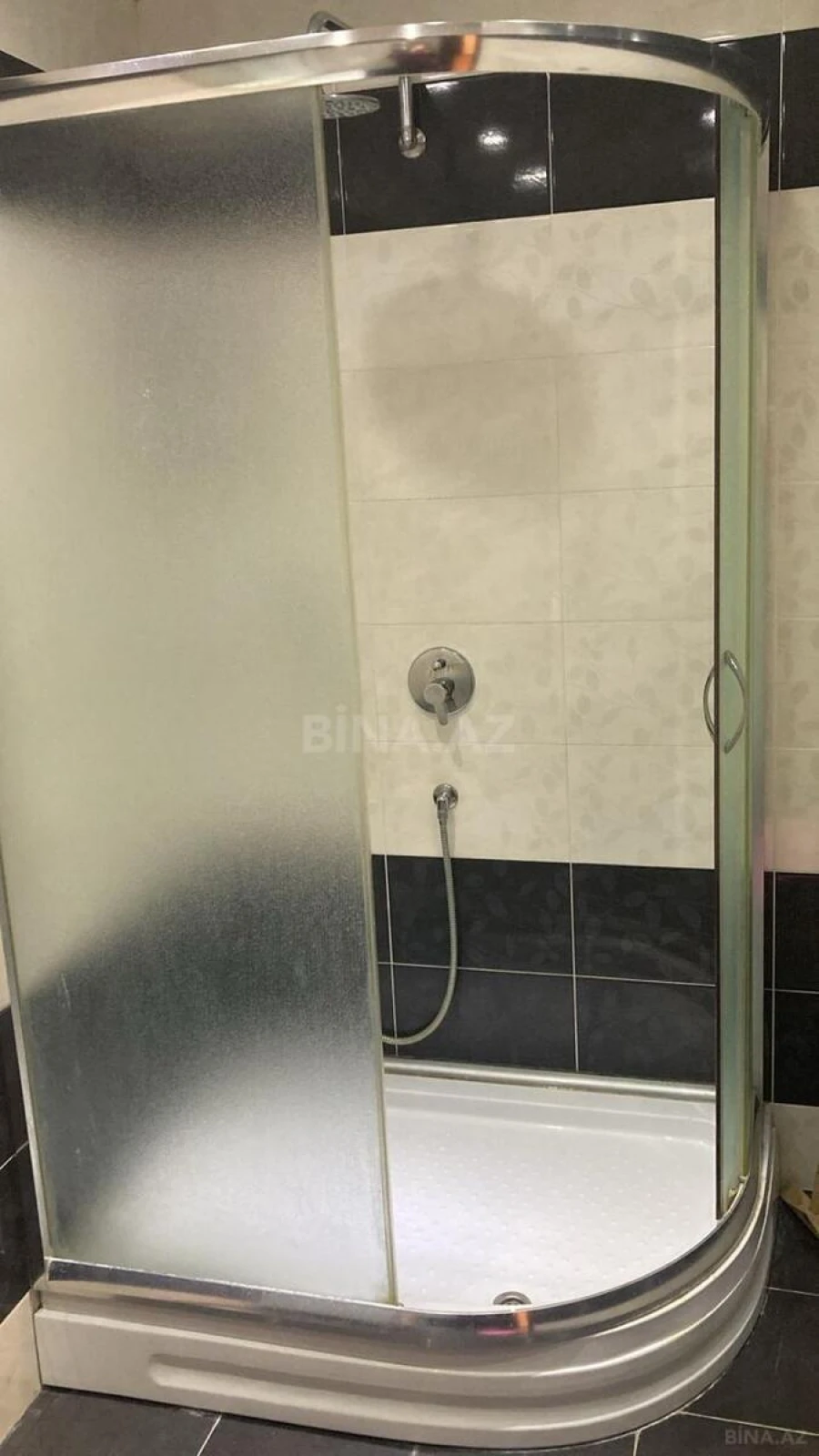 Kirayə verilir 3 otaqlı mənzil 140 m²