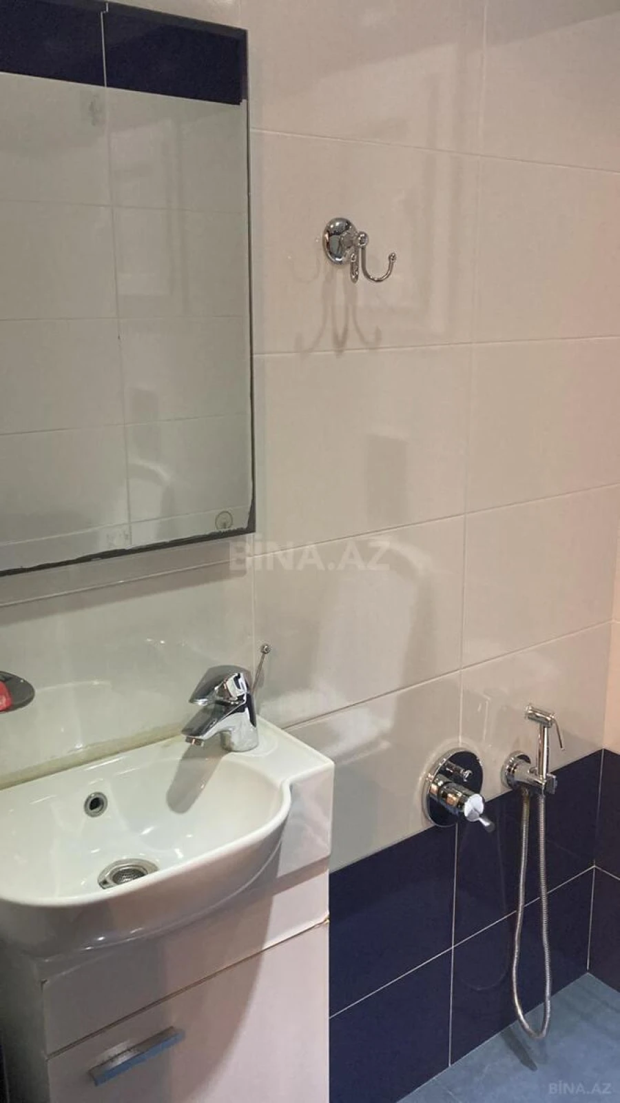 Kirayə verilir 3 otaqlı mənzil 140 m²