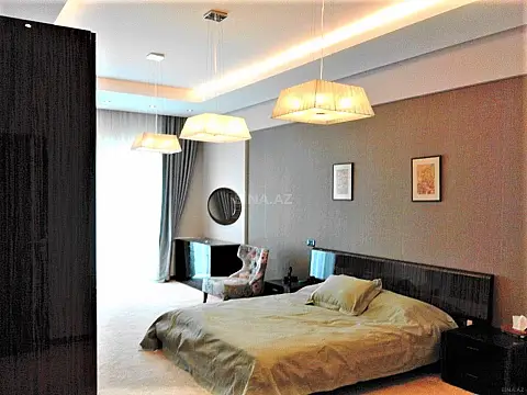 Kirayə verilir 4 otaqlı mənzil 230 m²