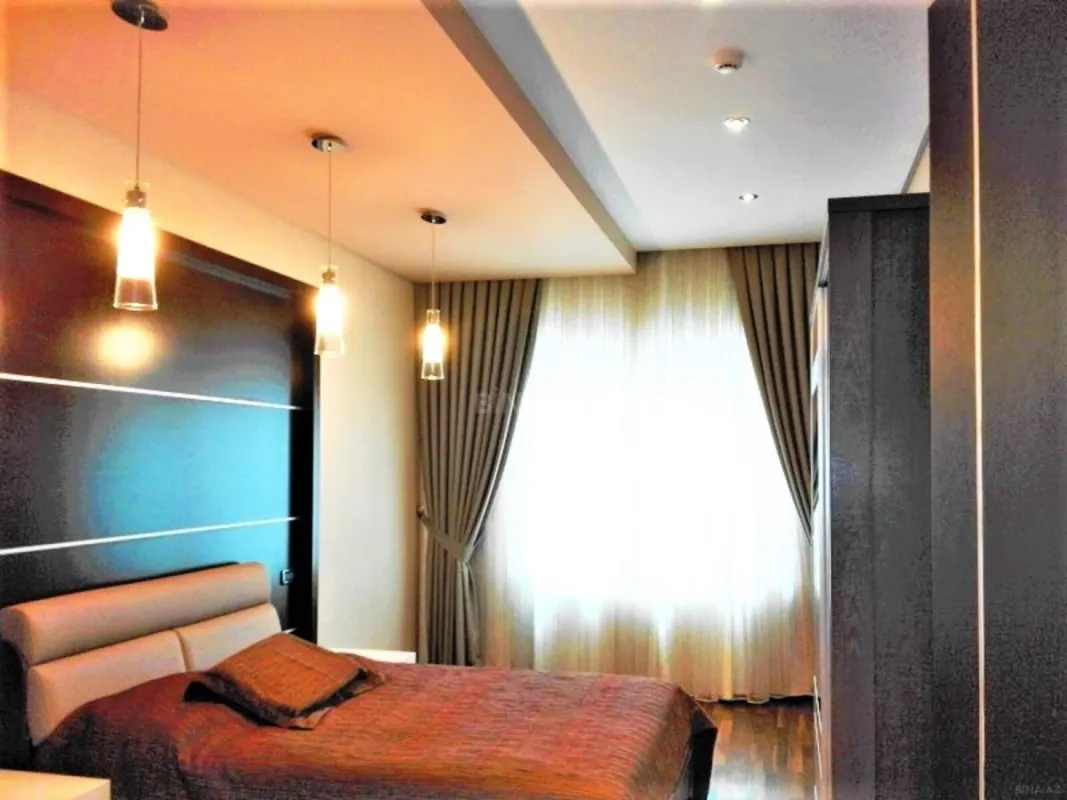 Kirayə verilir 4 otaqlı mənzil 230 m²