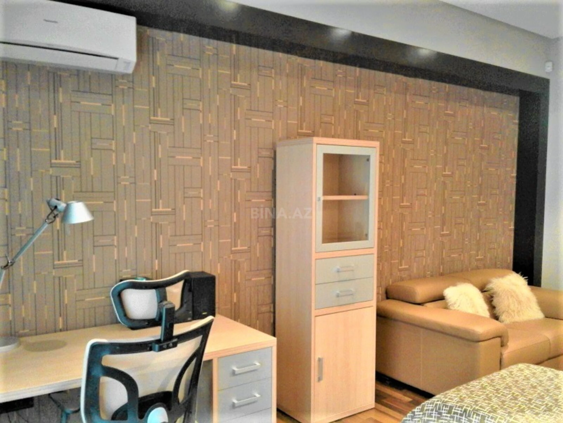 Kirayə verilir 4 otaqlı mənzil 230 m²