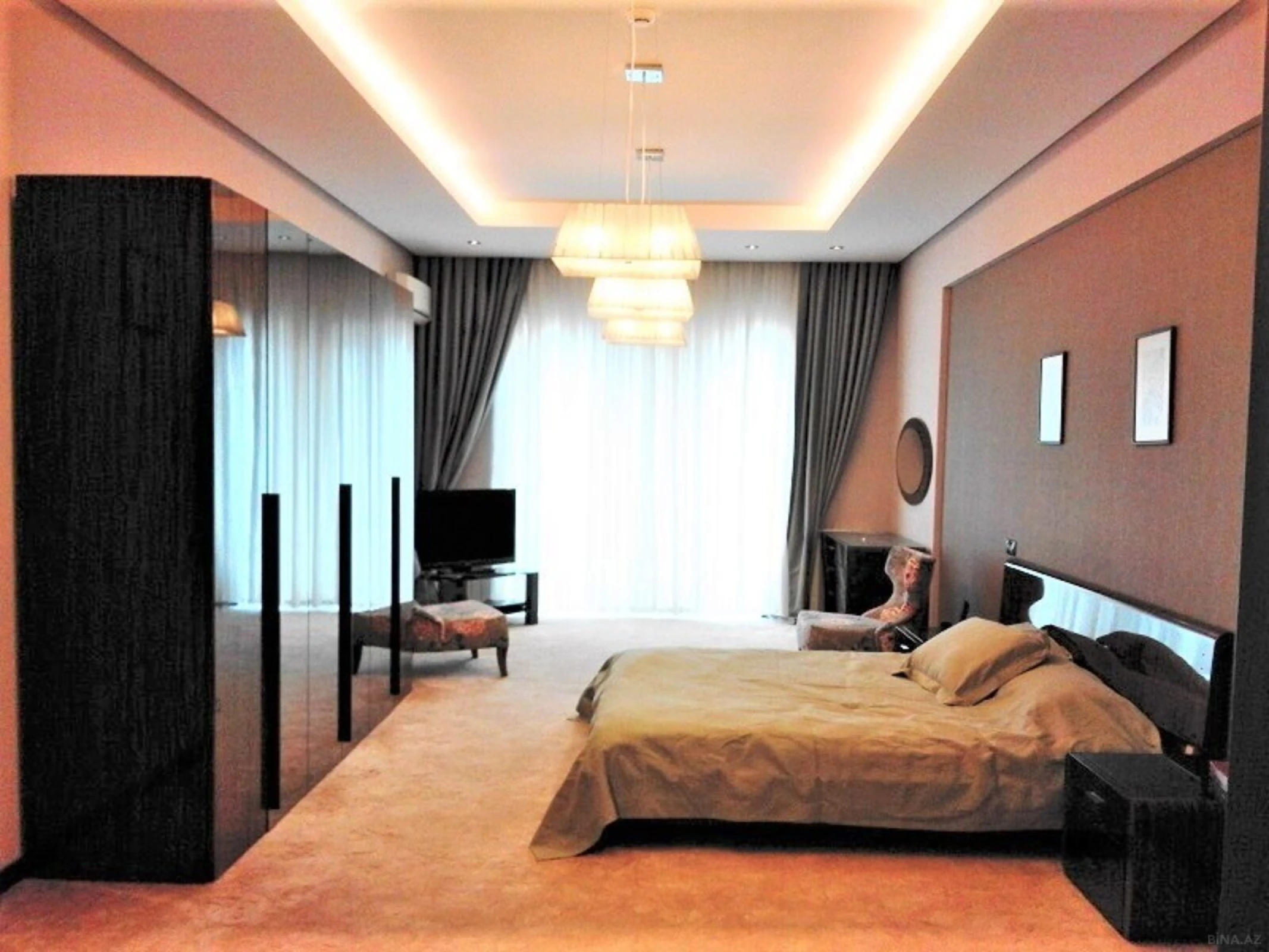 Kirayə verilir 4 otaqlı mənzil 230 m²