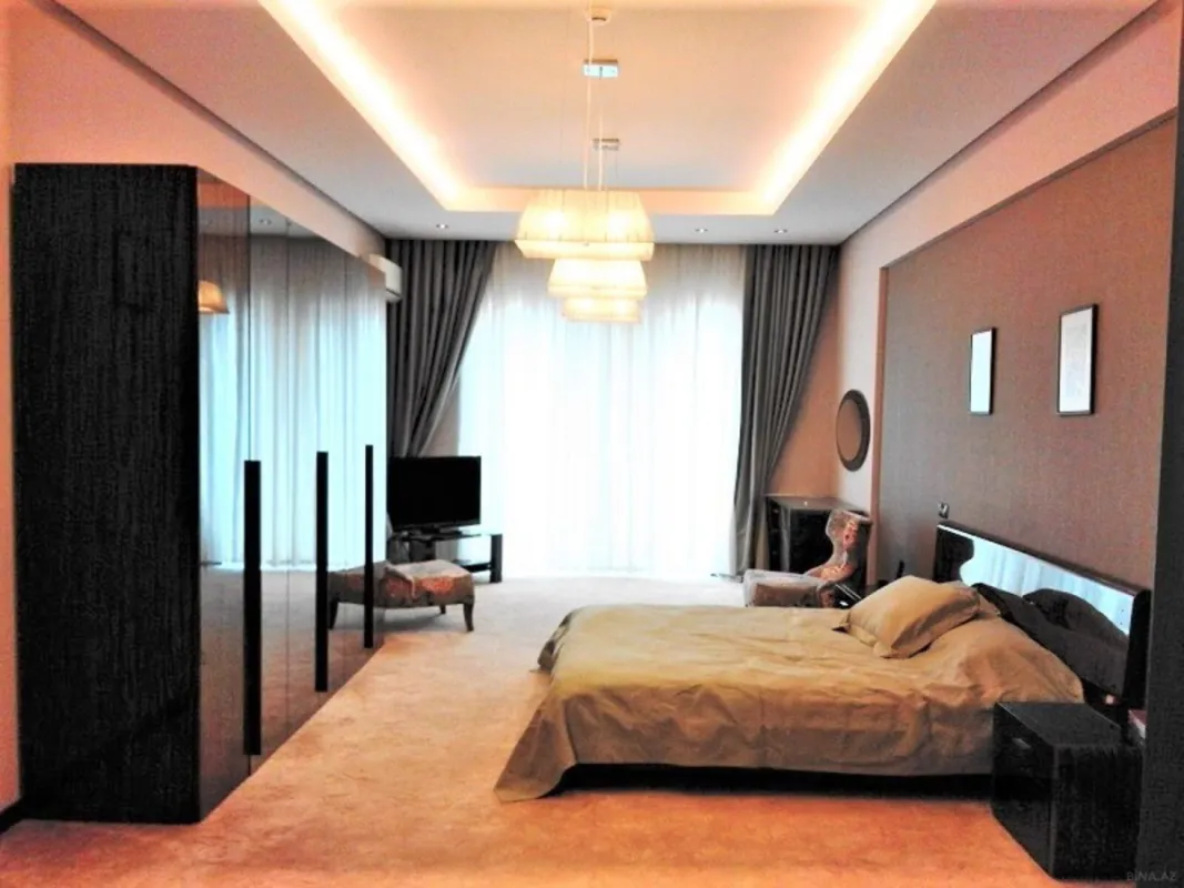 Kirayə verilir 4 otaqlı mənzil 230 m²