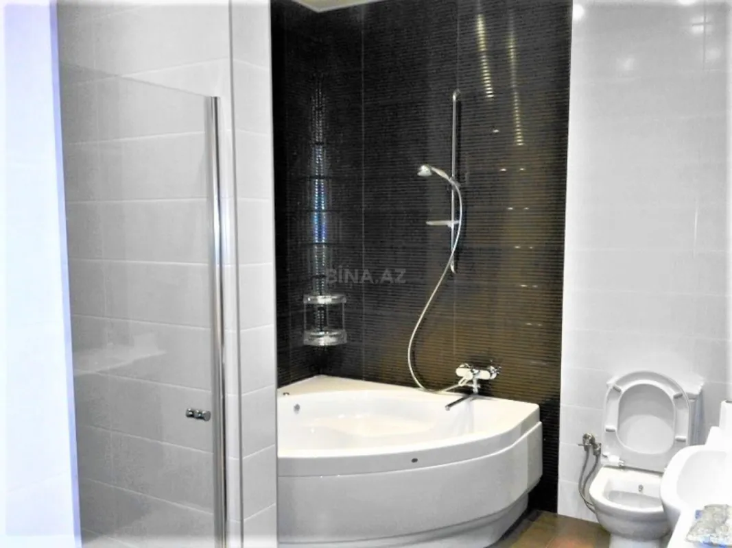 Kirayə verilir 4 otaqlı mənzil 230 m²
