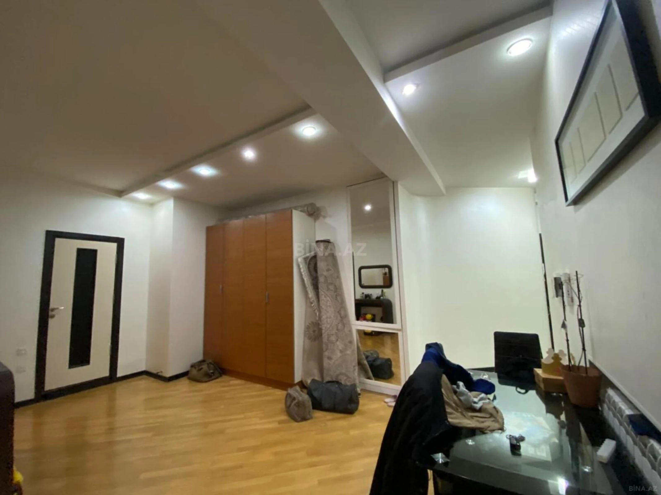 Satılır 2 otaqlı mənzil 75 m²