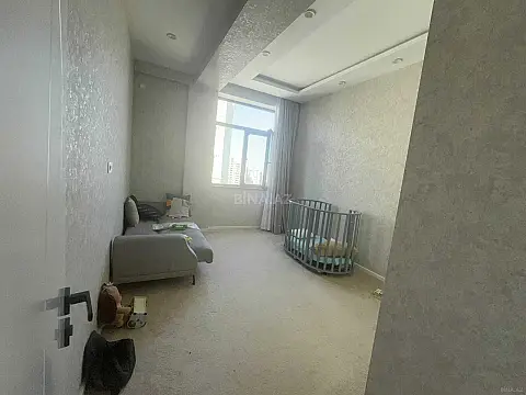 Satılır 3 otaqlı mənzil 113 m²