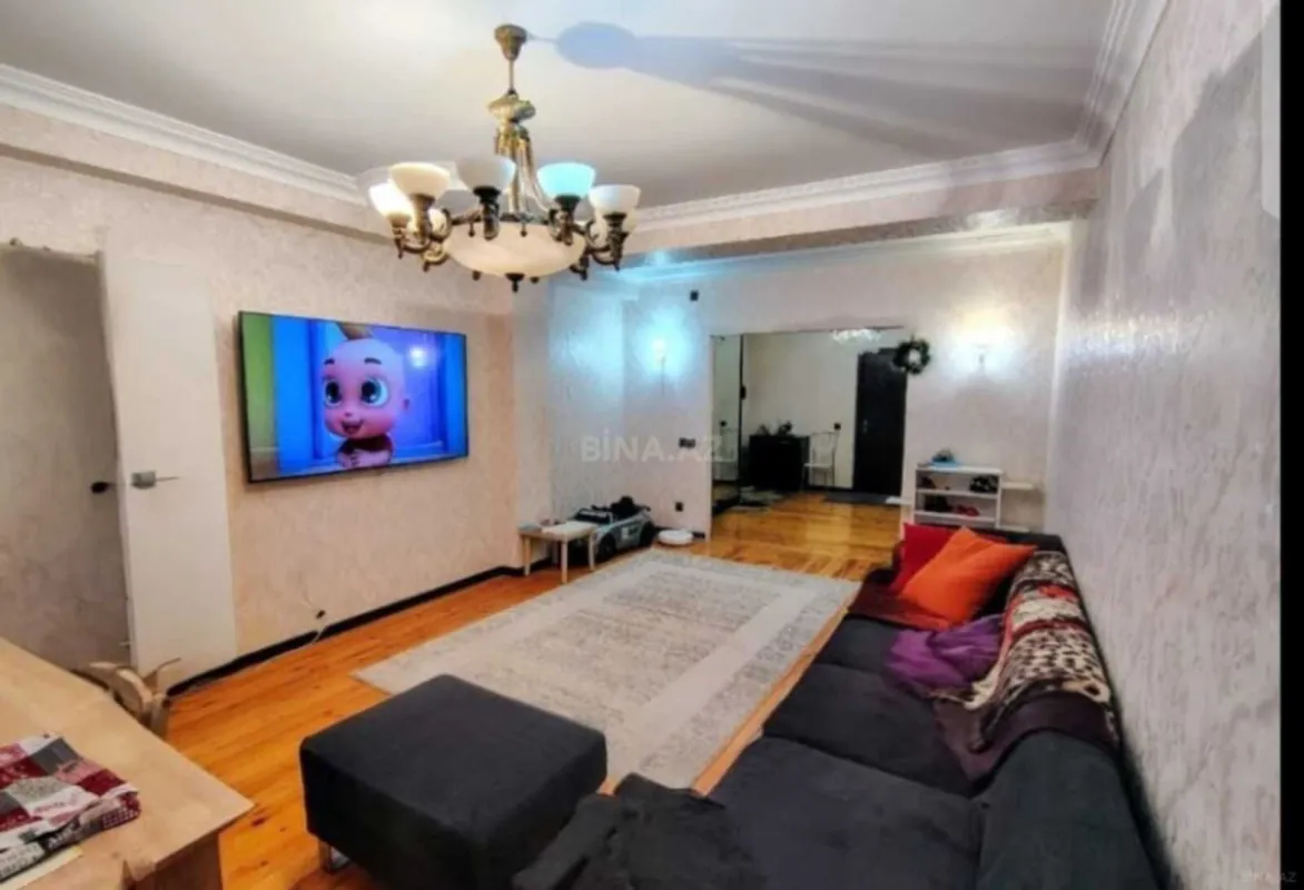 Satılır 3 otaqlı mənzil 122 m²