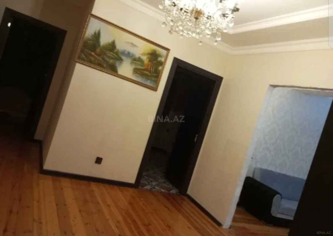 Satılır 3 otaqlı mənzil 122 m²