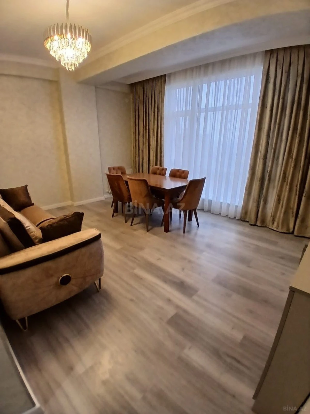 Kirayə verilir 3 otaqlı mənzil 114 m²
