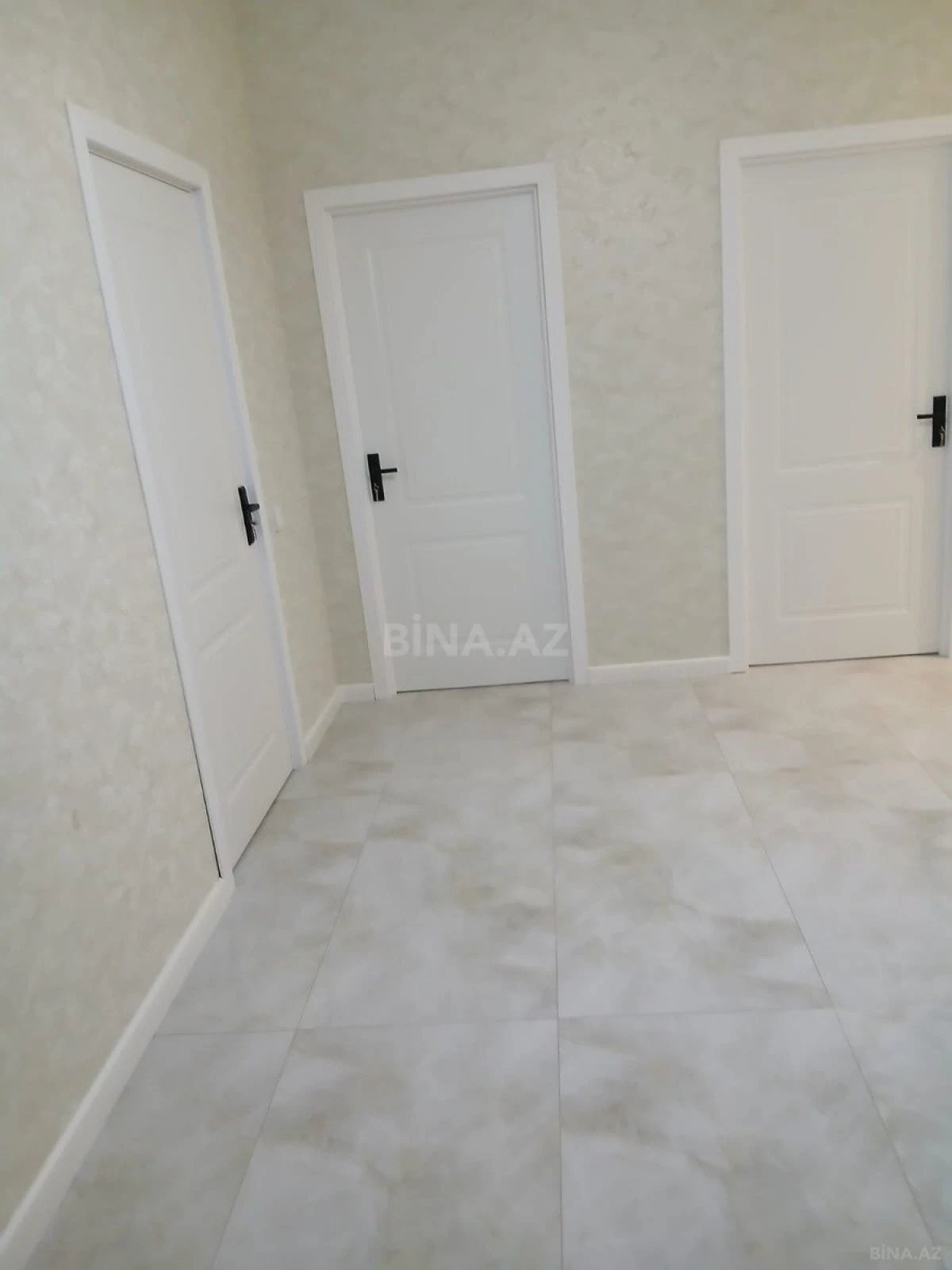 Kirayə verilir 3 otaqlı mənzil 114 m²
