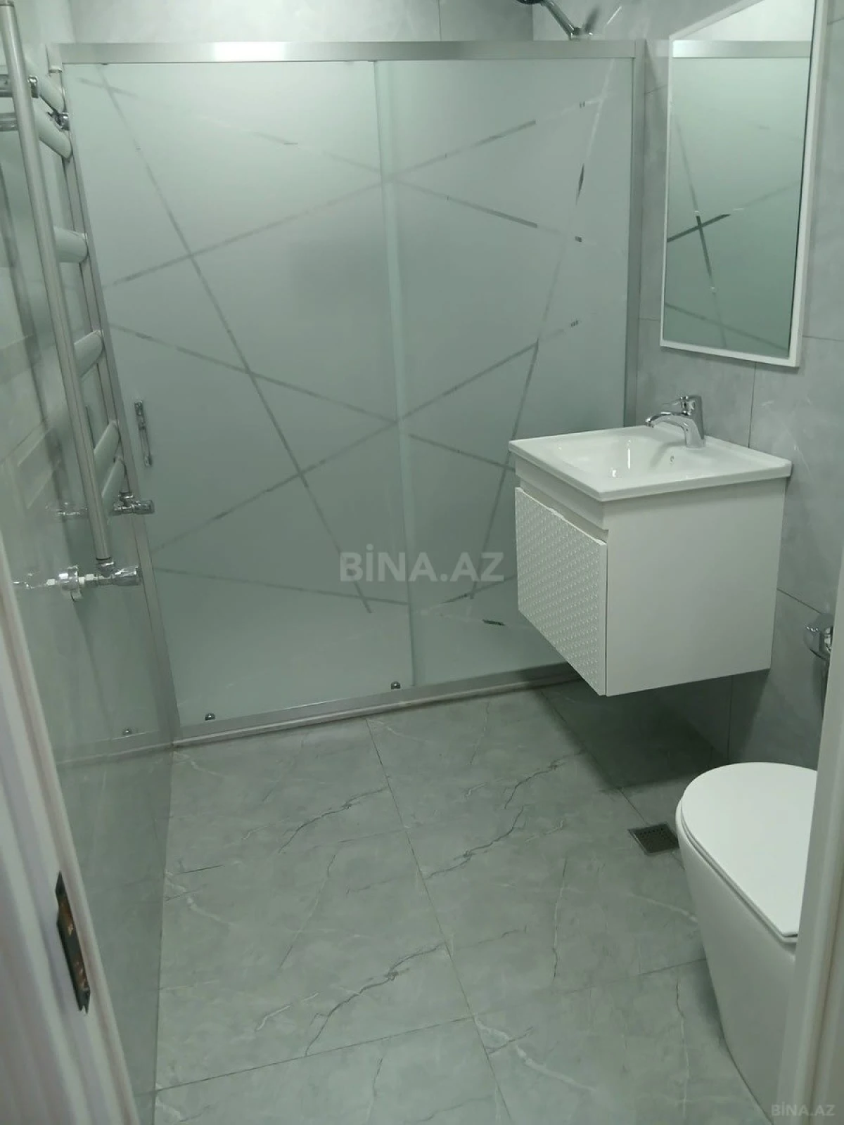 Kirayə verilir 3 otaqlı mənzil 114 m²