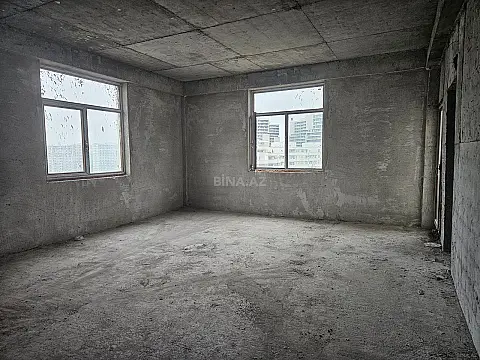 Satılır 3 otaqlı mənzil 131 m²