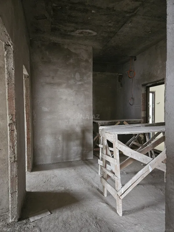 Satılır 3 otaqlı mənzil 131 m²