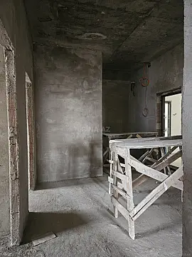 Satılır 3 otaqlı mənzil 131 m²