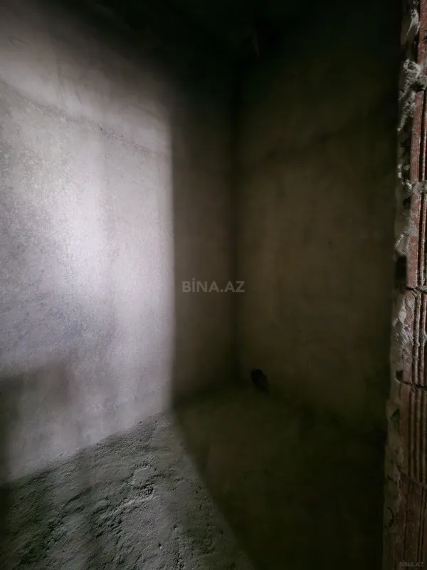 Satılır 3 otaqlı mənzil 131 m²