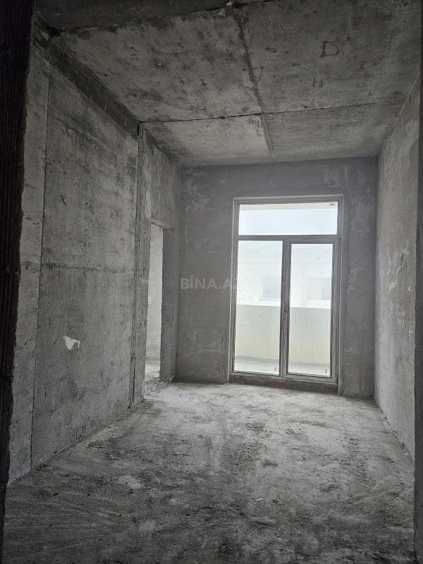 Satılır 3 otaqlı mənzil 131 m²