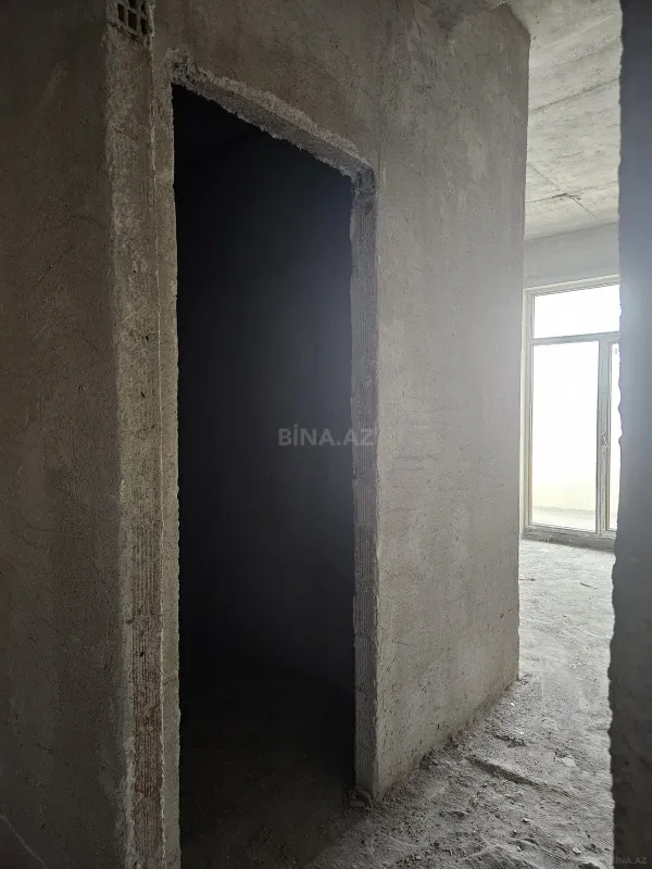 Satılır 3 otaqlı mənzil 131 m²