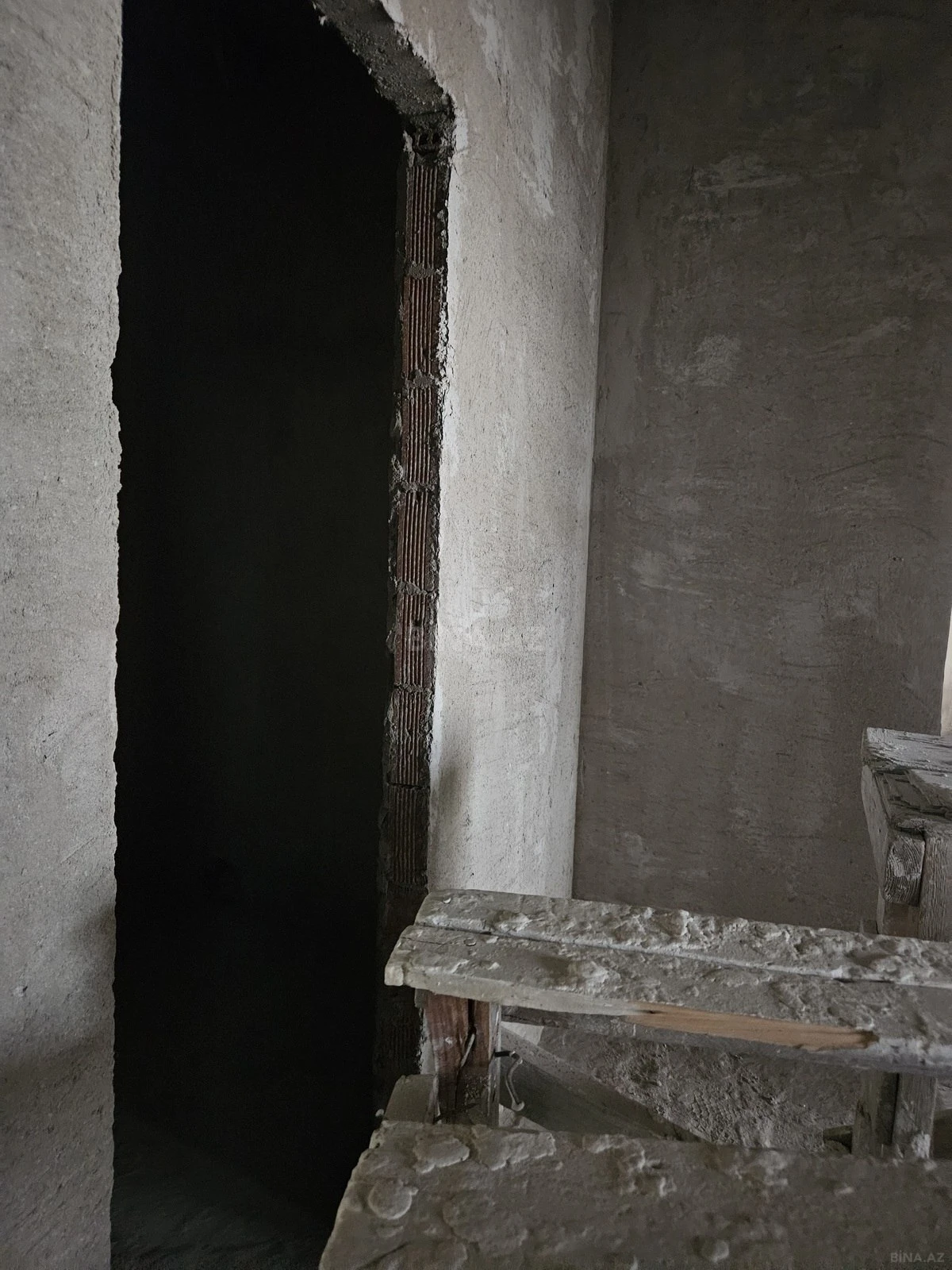 Satılır 3 otaqlı mənzil 131 m²