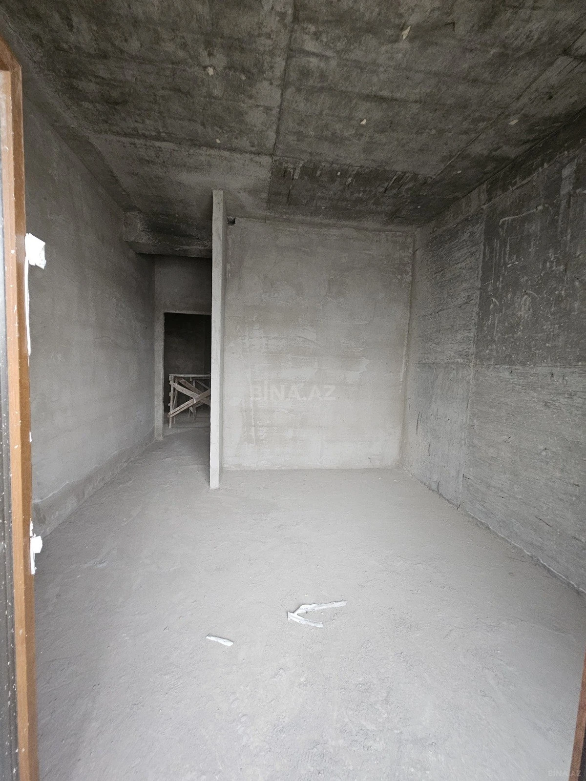 Satılır 3 otaqlı mənzil 131 m²