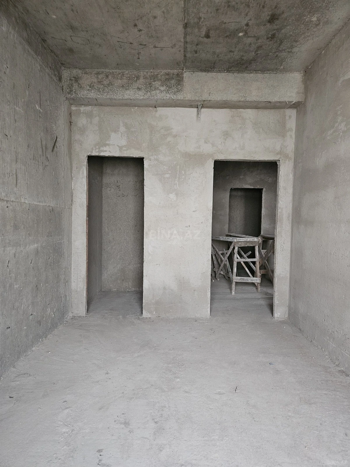 Satılır 3 otaqlı mənzil 131 m²