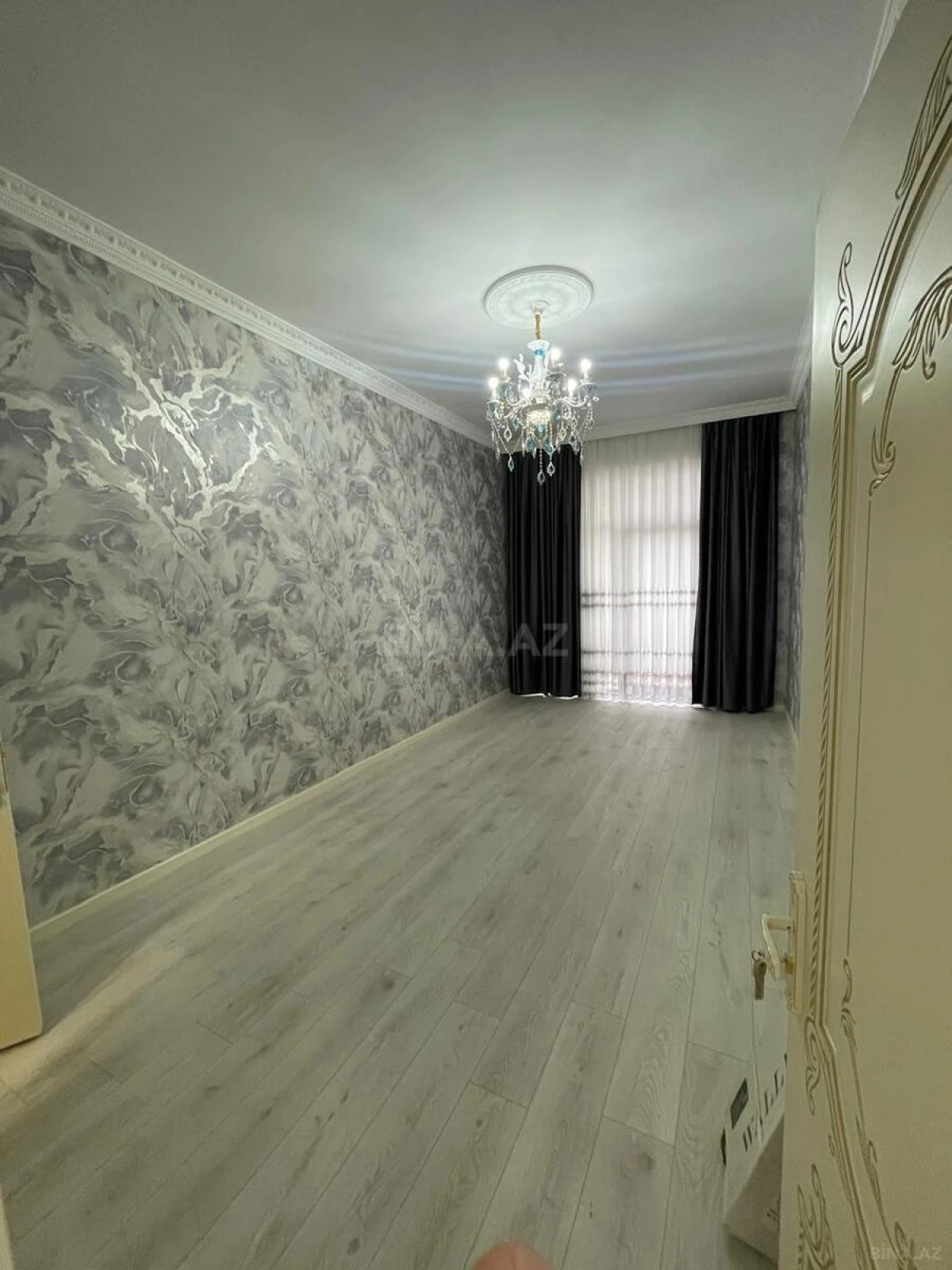 Satılır 3 otaqlı mənzil 122 m²