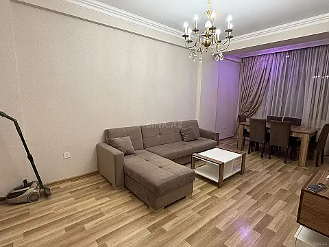 Kirayə verilir 2 otaqlı mənzil 85 m²