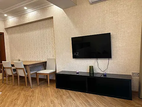 Kirayə verilir 2 otaqlı mənzil 70 m²