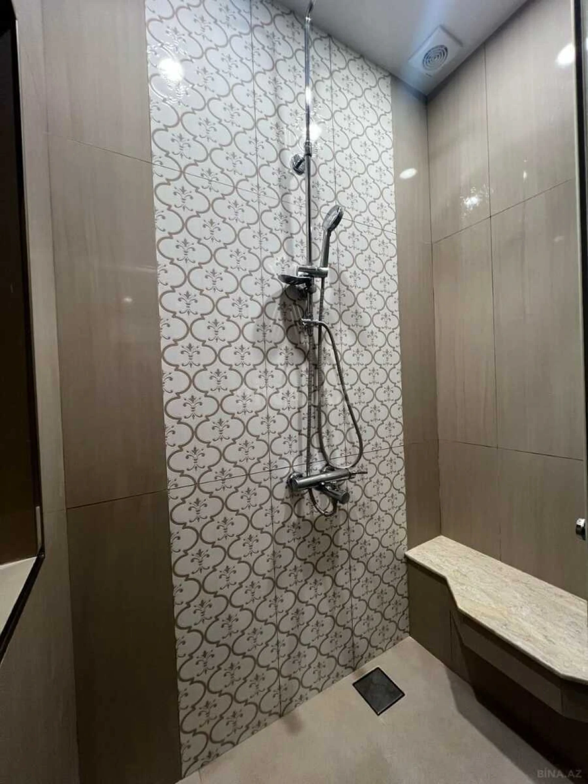 Kirayə verilir 2 otaqlı mənzil 70 m²
