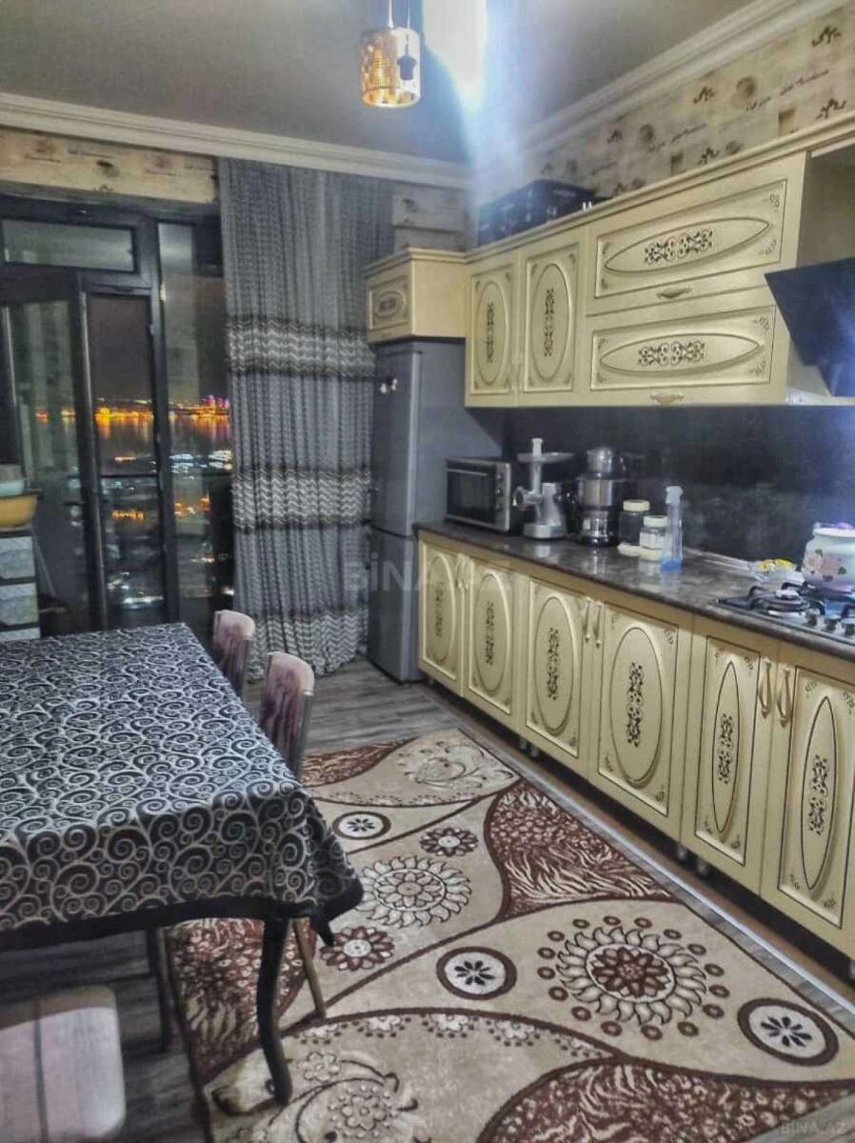 Satılır 3 otaqlı mənzil 125.6 m²