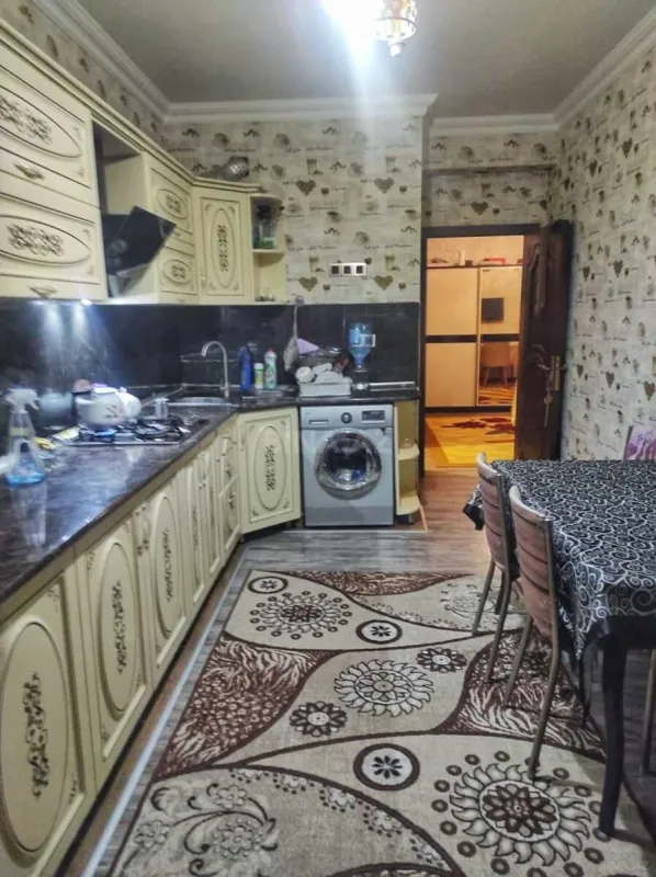 Satılır 3 otaqlı mənzil 125.6 m²