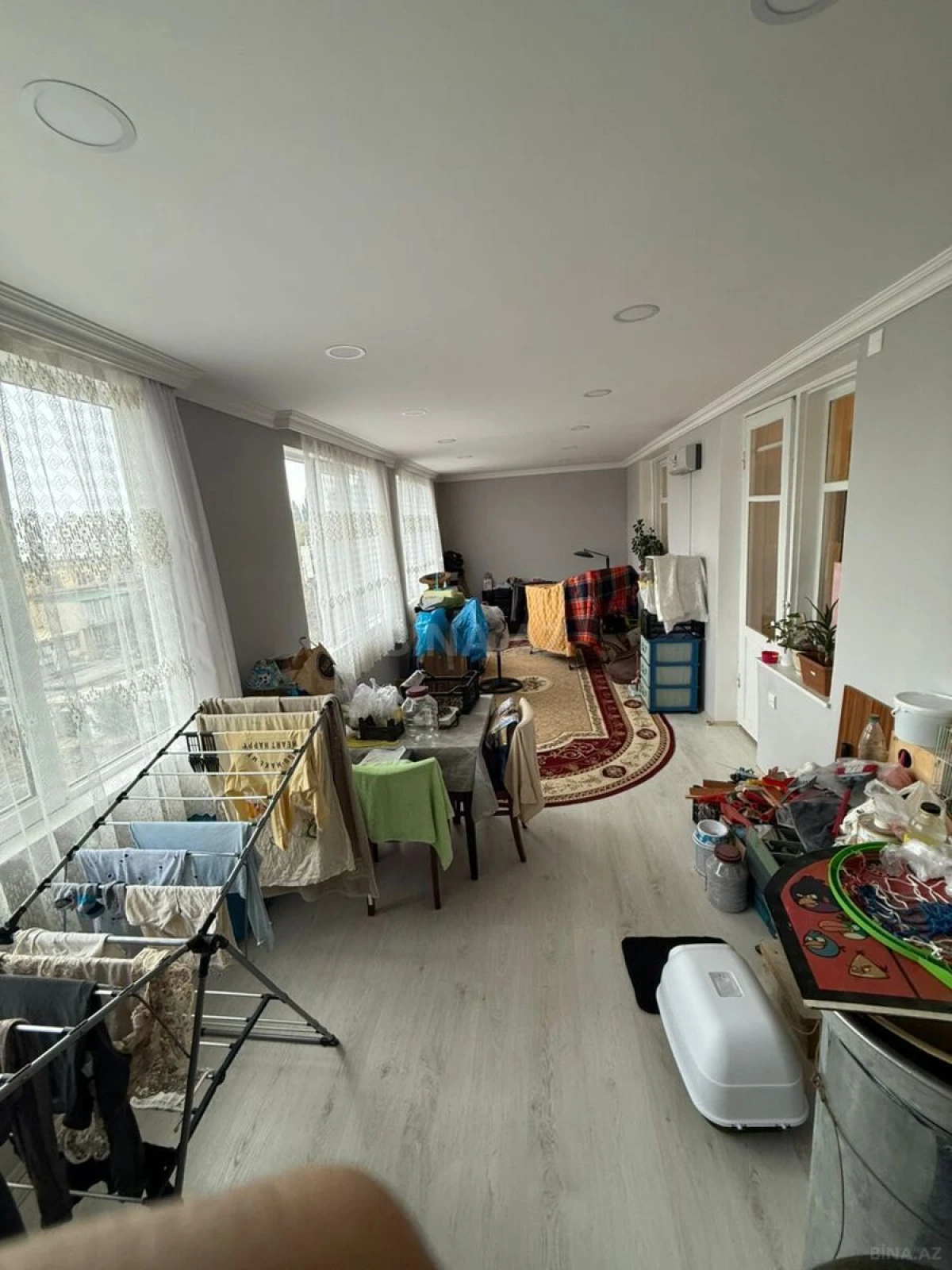 Satılır 4 otaqlı mənzil 130 m²