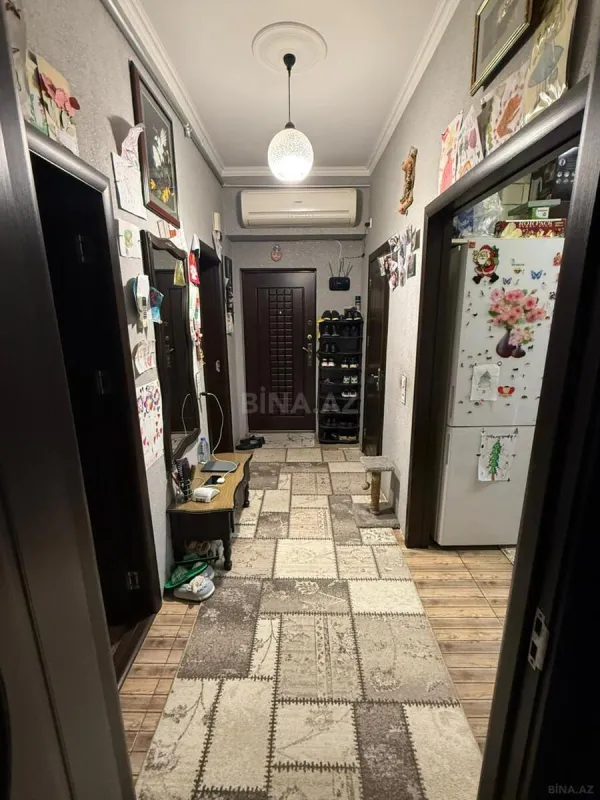 Satılır 4 otaqlı mənzil 130 m²
