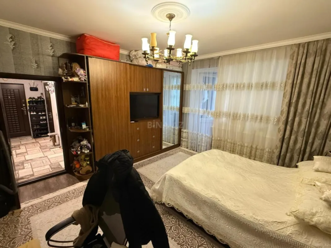 Satılır 4 otaqlı mənzil 130 m²