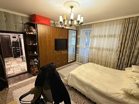 Satılır 4 otaqlı mənzil 130 m²