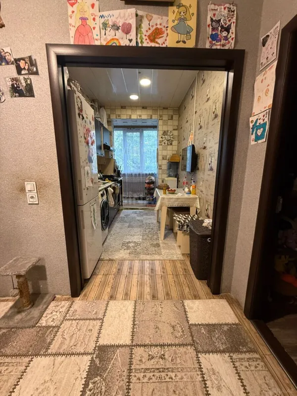 Satılır 4 otaqlı mənzil 130 m²