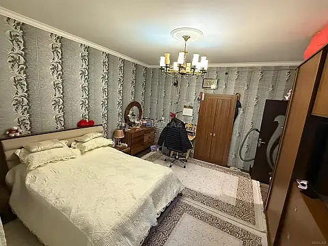 Satılır 4 otaqlı mənzil 130 m²