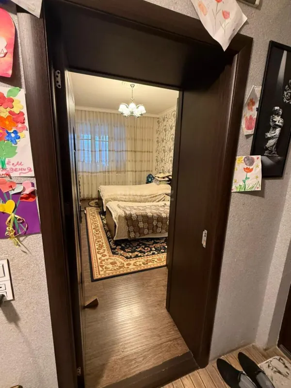 Satılır 4 otaqlı mənzil 130 m²