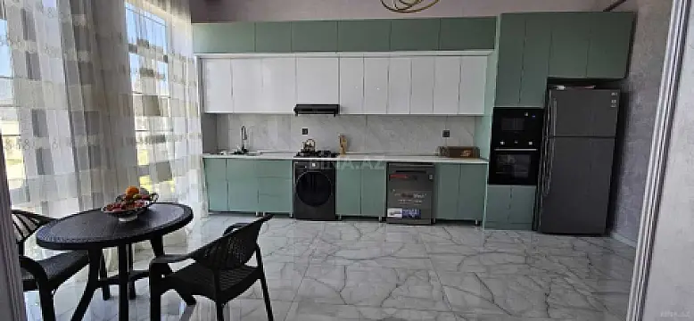 Satılır 4 otaqlı həyət evi 255 m²