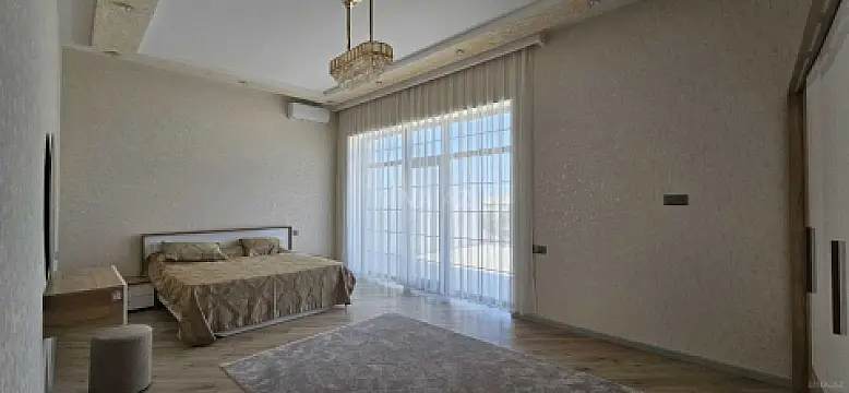Satılır 4 otaqlı həyət evi 255 m²