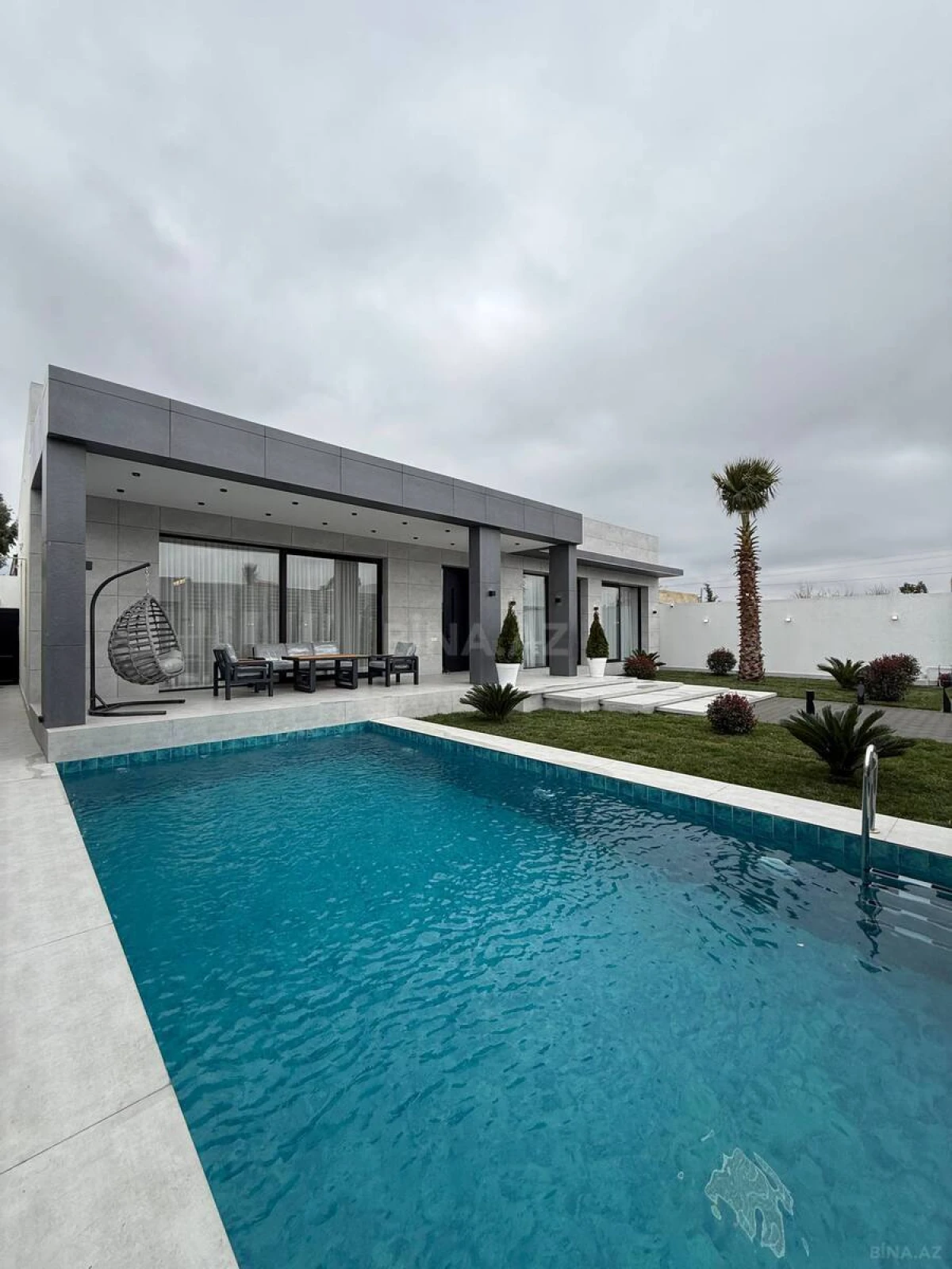 Satılır 5 otaqlı həyət evi 290 m²