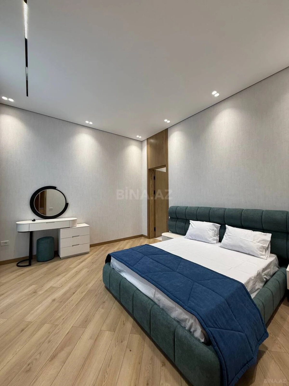 Satılır 5 otaqlı həyət evi 290 m²