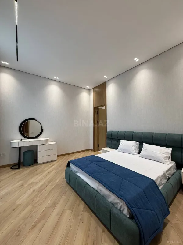 Satılır 5 otaqlı həyət evi 290 m²