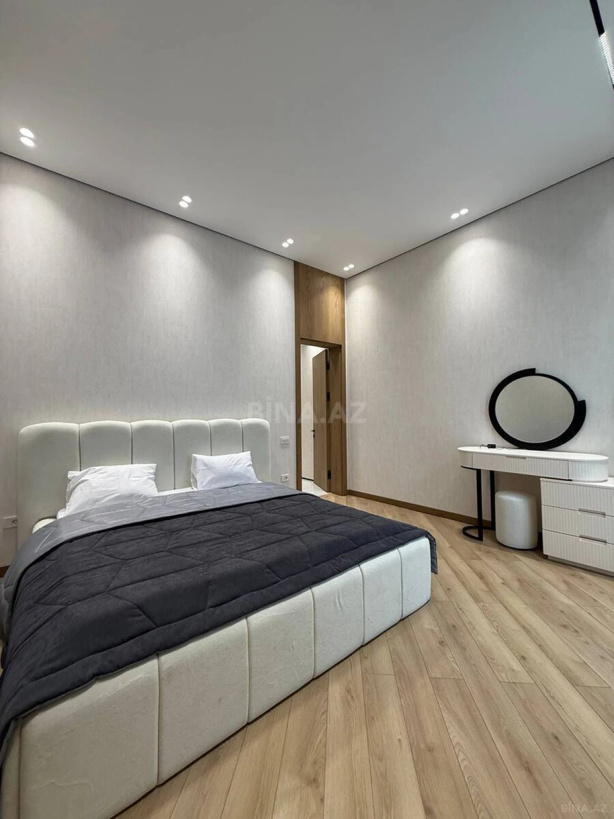 Satılır 5 otaqlı həyət evi 290 m²