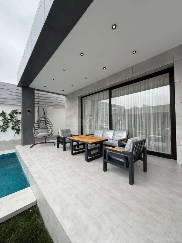 Satılır 5 otaqlı həyət evi 290 m²