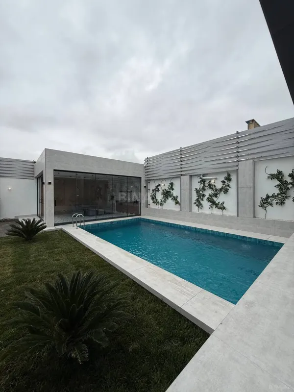 Satılır 5 otaqlı həyət evi 290 m²